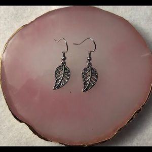 Leaf earrings 🍃